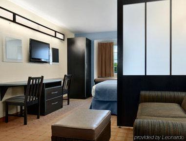 La Quinta By Wyndham Birmingham Hotel